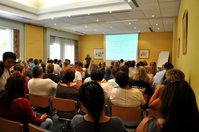 Johanne Vaillancourt at Fontainebleau in 2011 to speak on parrots.