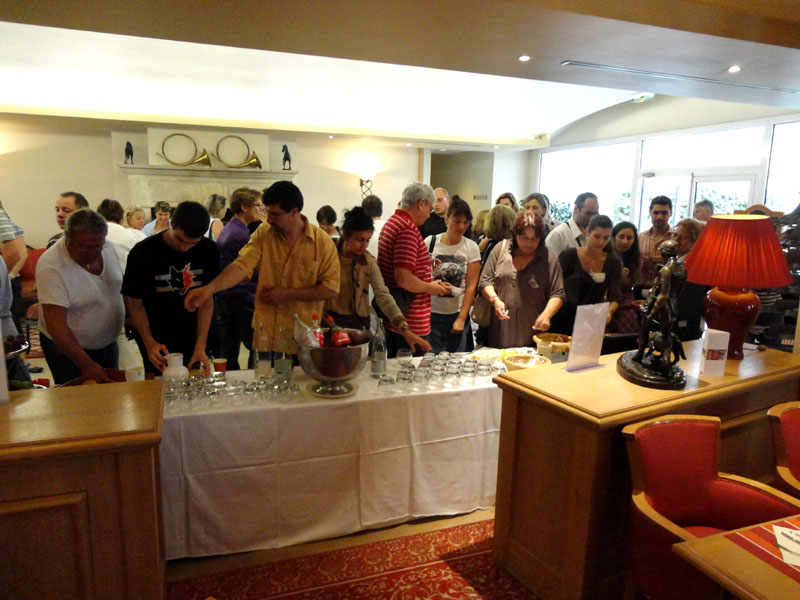 Johanne Vaillancourt at Fontainebleau in 2011 to speak on parrots.