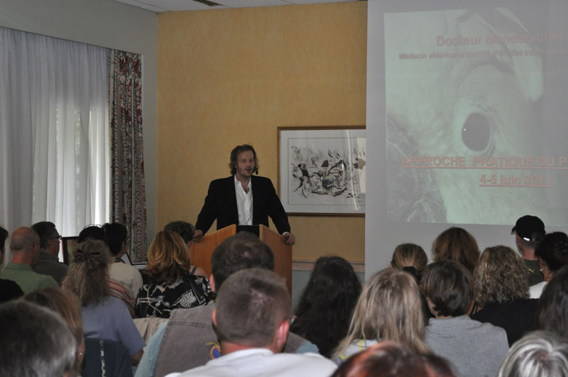 Johanne Vaillancourt at Fontainebleau in 2011 to speak on parrots.